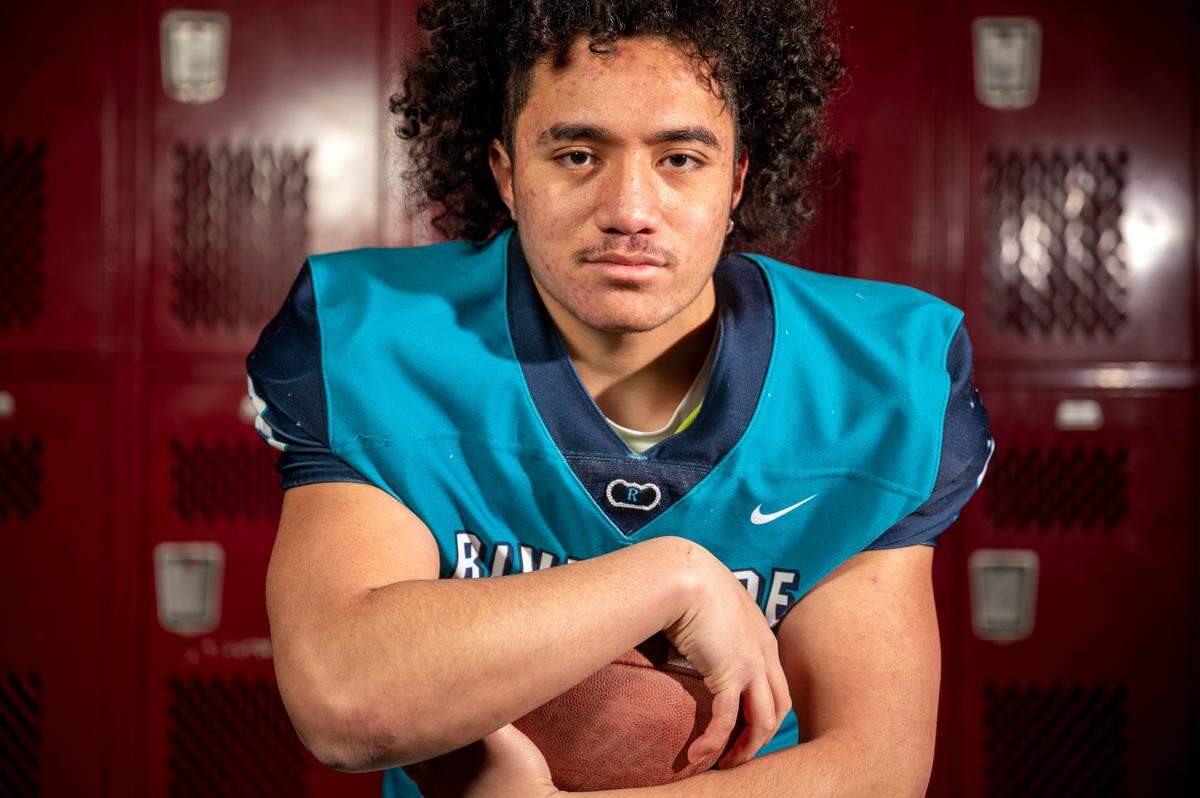 Auburn Riverside’s Thaddeus Umi-Tuato’o photographed at Mount Tahoma High School on Monday, Dec. 20, 2021.
