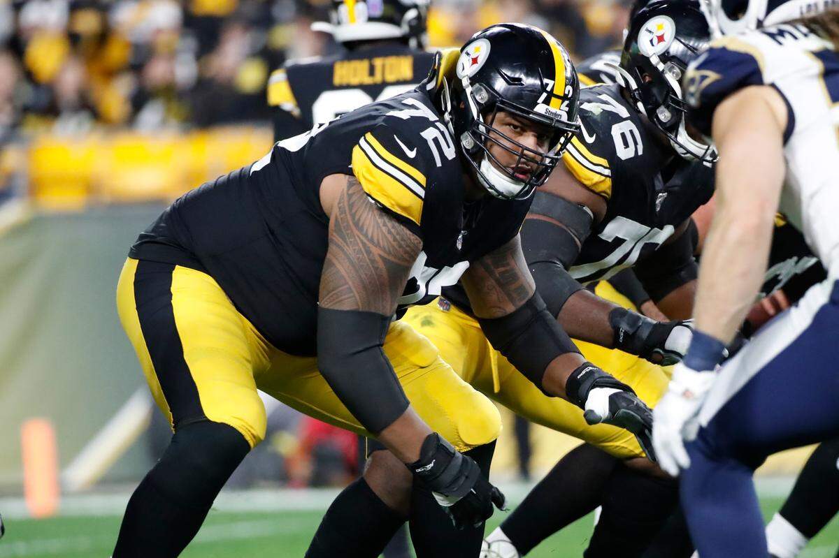 Pittsburgh Steelers offensive tackle Zach Banner (72) blocks during the first half of an NFL football game against the Los Angeles Rams in Pittsburgh, Sunday, Nov. 10, 2019. (AP Photo/Don Wright)