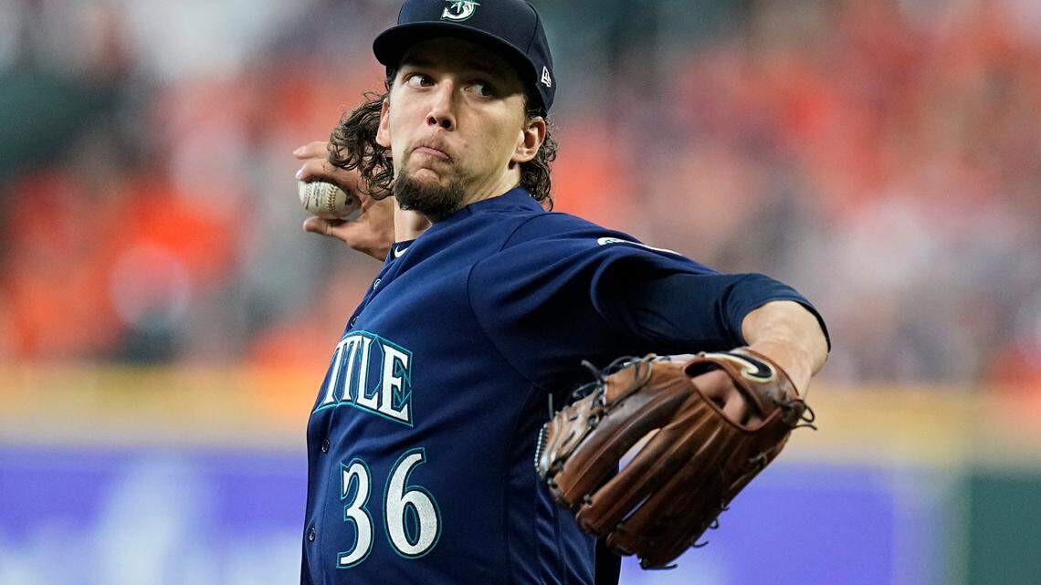 Mariners reach deals with pitcher Logan Gilbert, six other players
