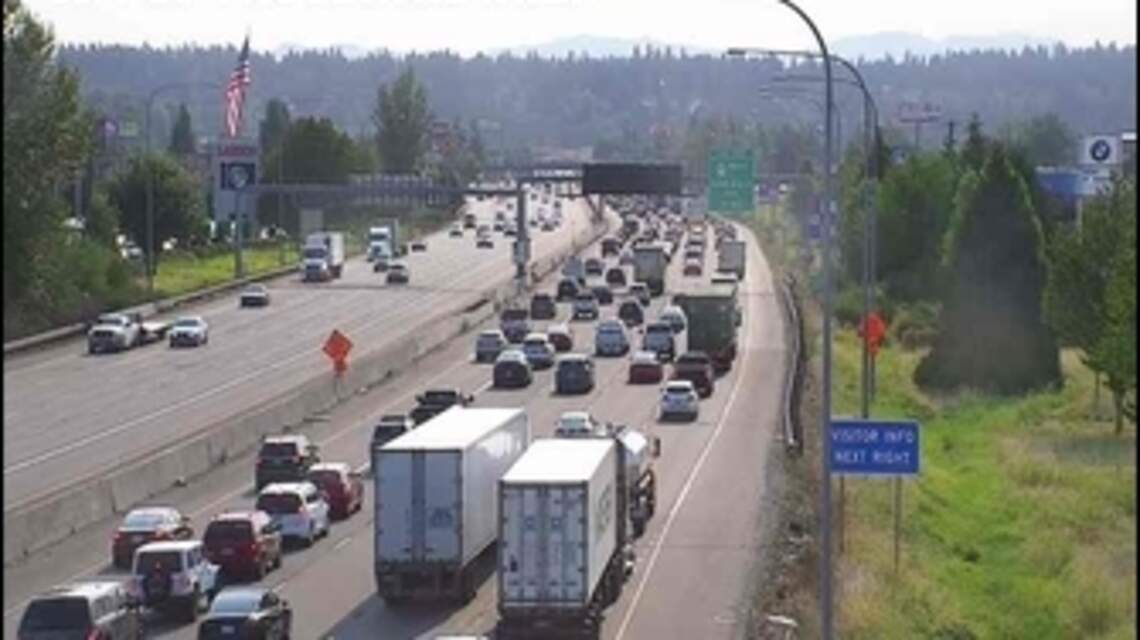 Man hospitalized after crash on Interstate 5 northbound in Fife