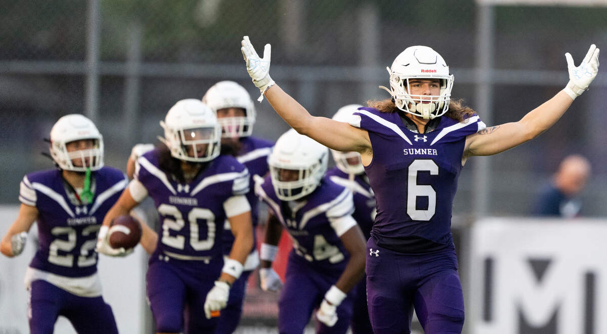 Sumner’s Taylor Rebar (6) reacts to a touchdown from a blocked punt during the first half of the game at Sumner High School, on Friday, Sept. 6, 2024, in Sumner, Wash.