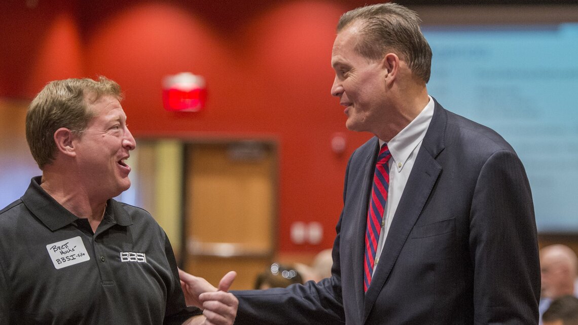 Robnett and Lindquist face off at candidates’ forum, pulling no punches ...