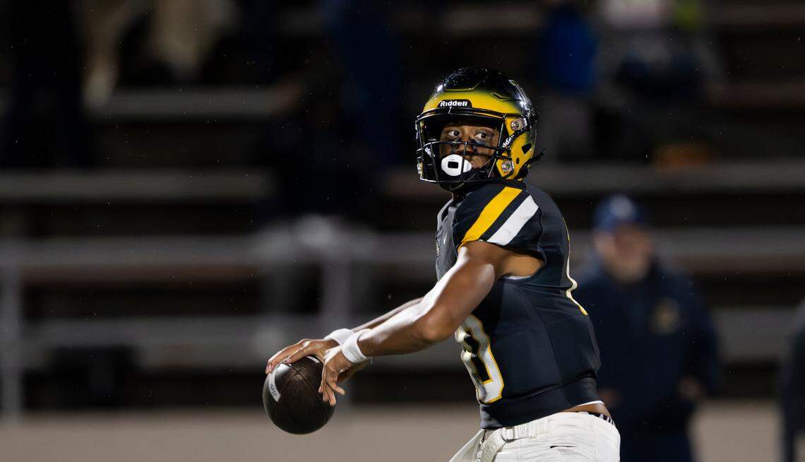Lincoln’s Sione Kaho (10) passes the ball during the first half of the game against Bellarmine Prep at Lincoln High School, on Friday, Oct. 18, 2024, in Tacoma, Wash.