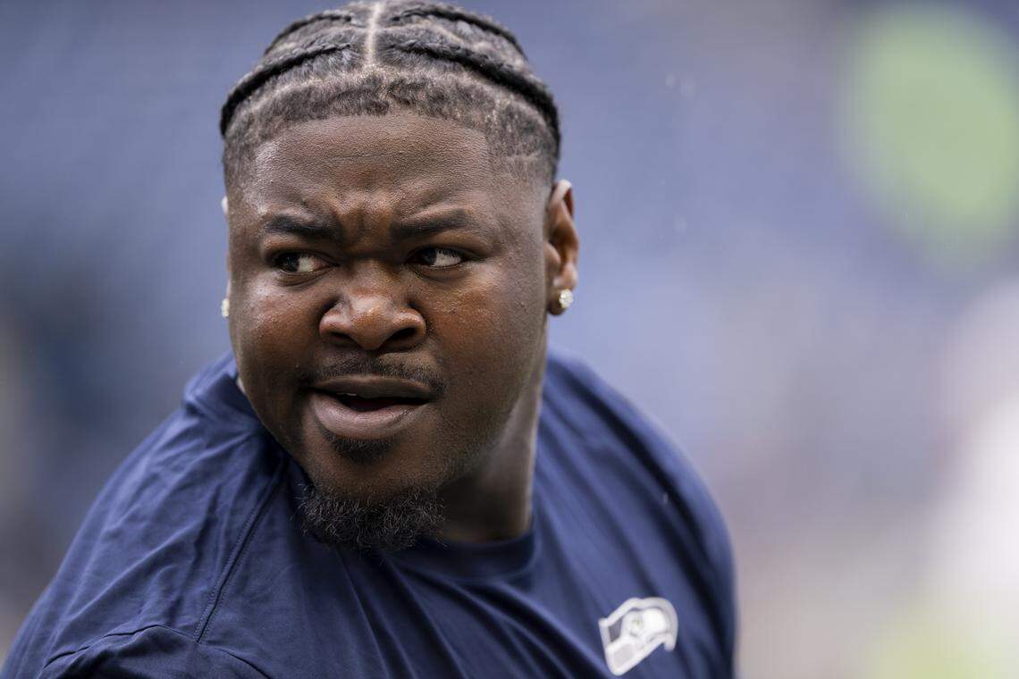Seattle Seahawks defensive tackle Jarran Reed (90) warms up before the preseason game against the Kansas City Chiefs at Lumen Field, on Friday, Aug. 15, 2025, in Seattle.