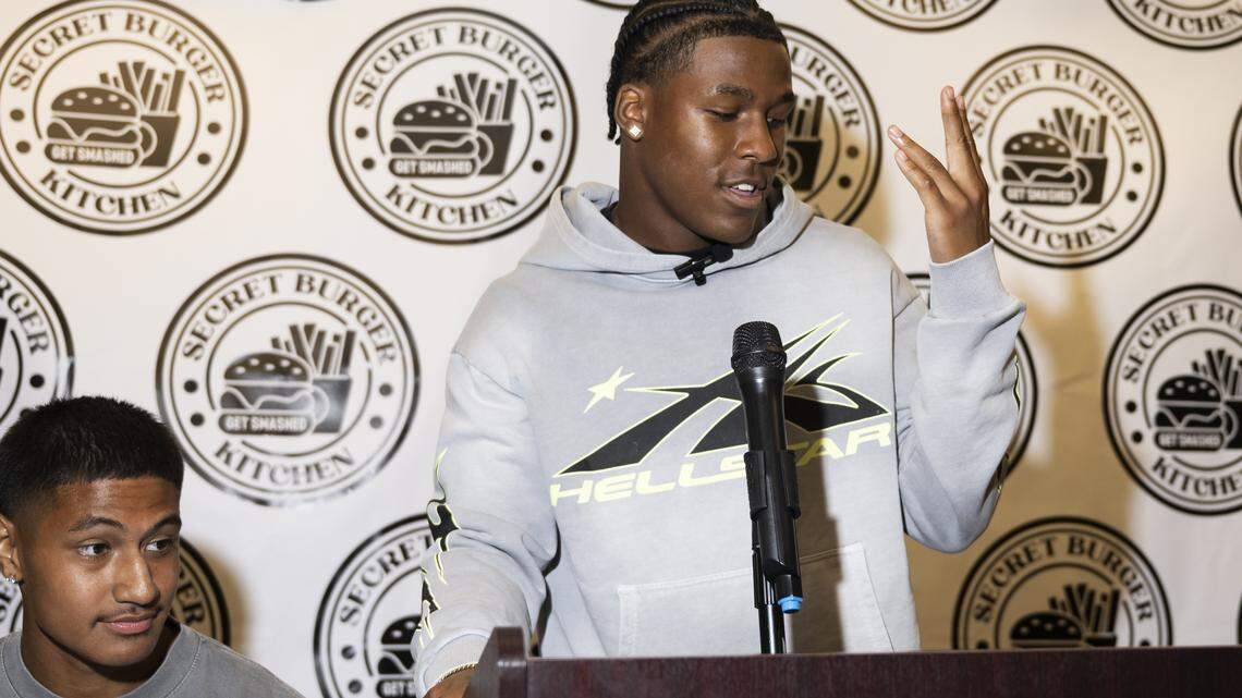 NIL officially reaches high schools in WA. Two Tacoma football stars ink deals