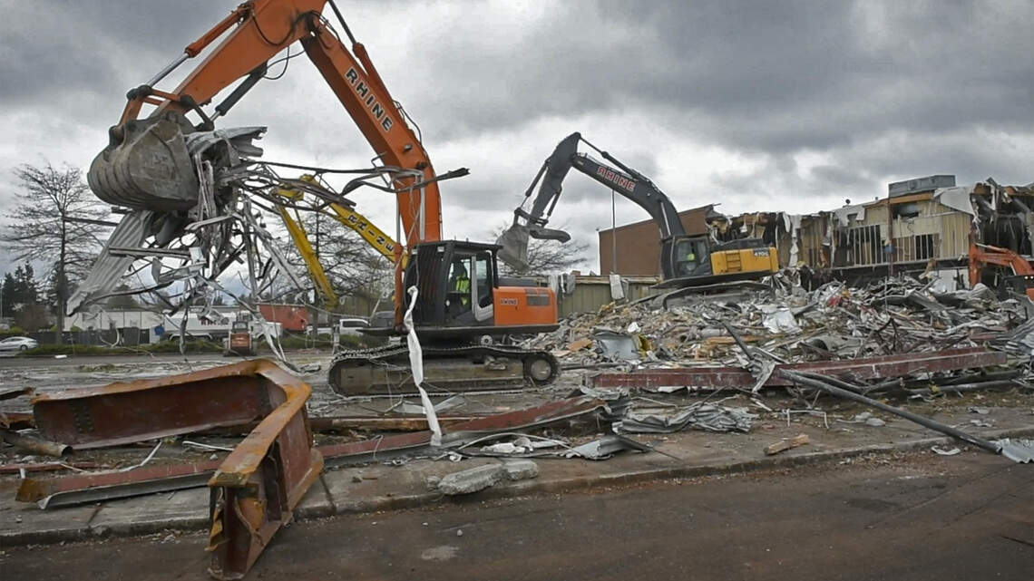 Amazon distribution center at the local mall? Reeling shopping centers seek lifelines
