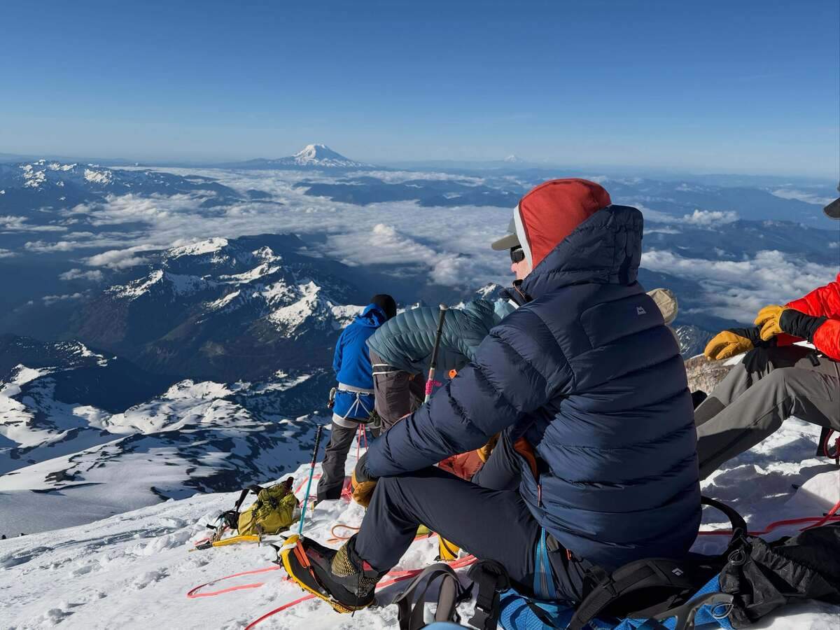 A moment of peace and perfect weather on Columbia Crest.
