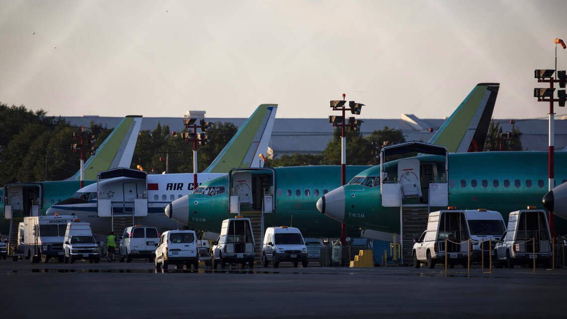 Tough year for Boeing but company has not ruled out designing a new airplane