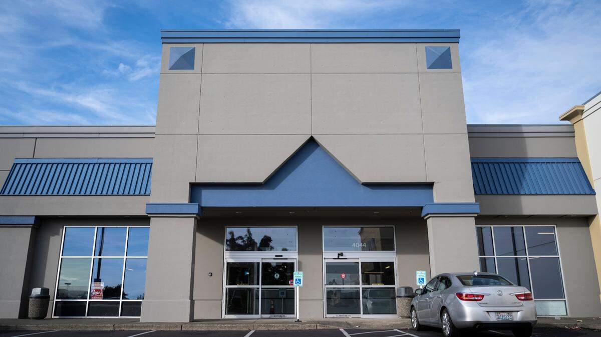 A building sits vacant at the 4044 block of Tacoma Mall Boulevard in Tacoma on Oct. 10, 2022. Representatives for a furniture store have submitted plans with the city for a new store at this location, a former home to OfficeMax, which closed several years ago.