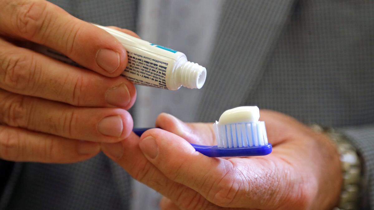 Military retirees and their families must decide which new dental plan is best for them and then enroll in their pick by Dec. 10.