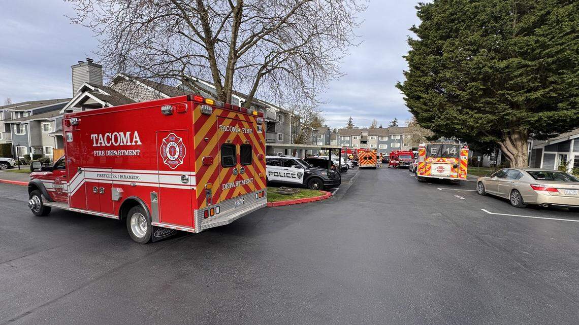 1 dead, residents evacuated after fire in Tacoma apartment building