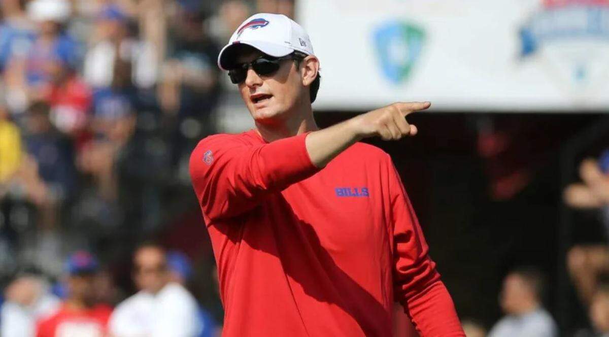 The Seahawks are reportedly interested in talking to Buffalo Bills quarterbacks coach Ken Dorsey for Seattle’s vacant offensive-coordinator job. His only play-calling experience by job title was in 2011--for Riverview High School in Sarasota, Florida.