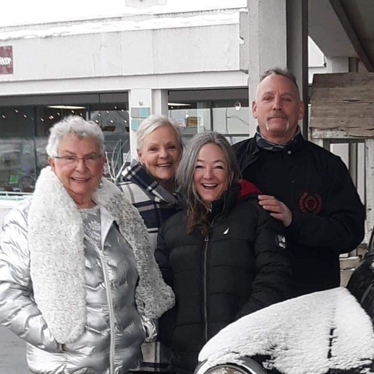 Carl Petersen with his mother Colleen Jewell (left) and sisters Karen and Kathleen Petersen (middle) during a family trip to Idaho on February 23, 2022.