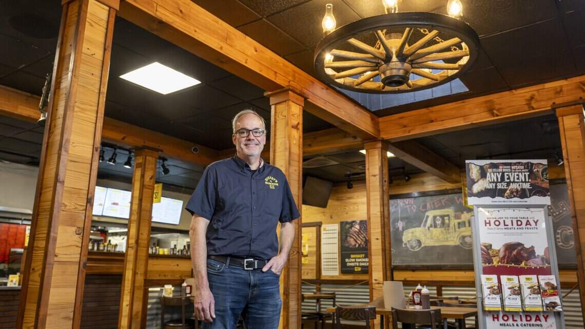 This Puyallup restaurant with Texas-style barbecue has a new owner. He’s local