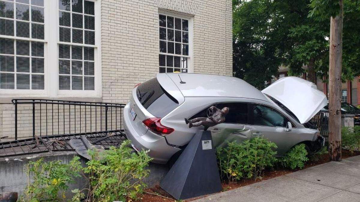 A car drove into the U.S. Postal Service branch in downtown Puyallup on July 2018 after the driver lost control, police said.