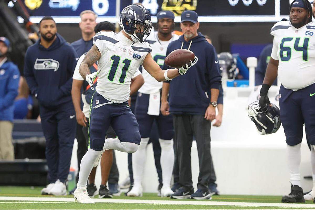 Seattle Seahawks wide receiver Jaxon Smith-Njigba (11) makes a reception against the Los Angeles Rams during the second quarter at SoFi Stadium on November 16, 2025 in Inglewood, California. (Photo by Sean M. Haffey/Getty Images)