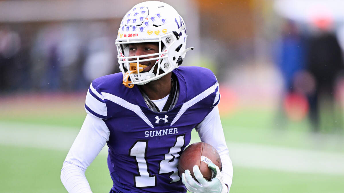 Sumner’s Israel Nabors (14) runs in a touchdown reception that will be called back for unsportsmanlike conduct during the second half of the game at Sumner High School, on Saturday, Nov. 16, 2024 in Sumner.