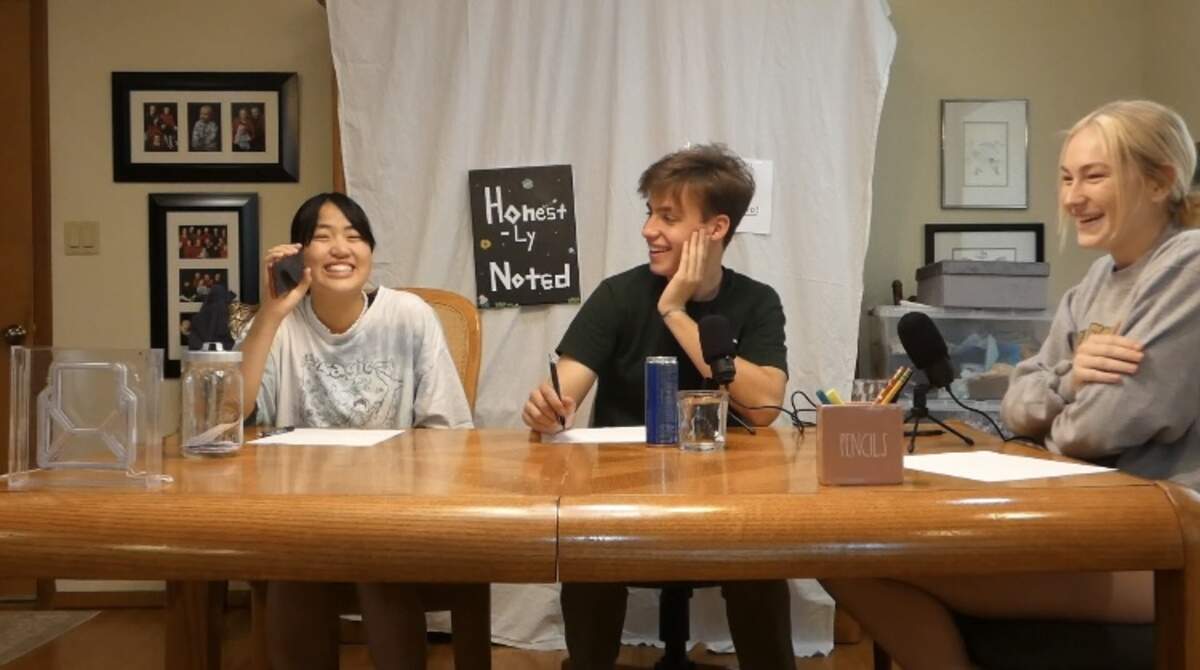 Anna Daetwiler, Noah Freeman and Brynn Fortner ask each other some ice breaker questions. 