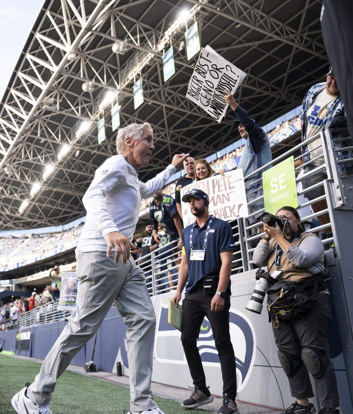 Las Vegas Raiders head coach Pete Carroll runs off the field before the game at Lumen Field, on Thursday, Aug. 7, 2025, in Seattle, Wash.