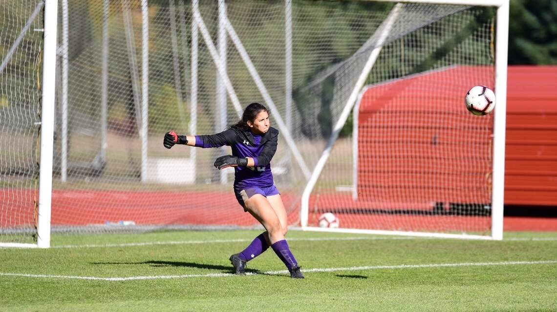 Peninsula grad Campigotto staying prepared for Saint Martin’s soccer season
