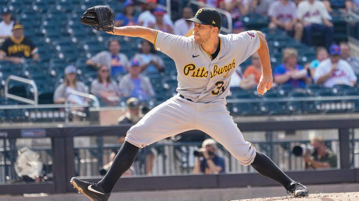 Pittsburgh Pirates starting pitcher Tyler Anderson delivers during the first inning of the first baseball game of a doubleheader against the New York Mets, Saturday, July 10, 2021, in New York. (AP Photo/Mary Altaffer)