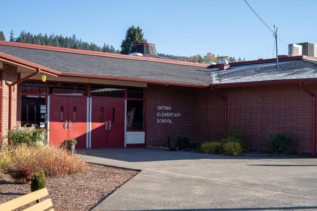 Orting Primary School opened its doors in 1968 with the plan to serve 290 students. The primary school currently serves over 500 students.