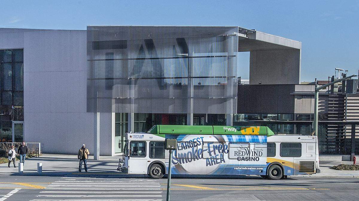 Pierce Transit has approved a bus rapid-transit line to run from downtown Tacoma to Spanaway. The $150 million project could be ready for use by 2022.