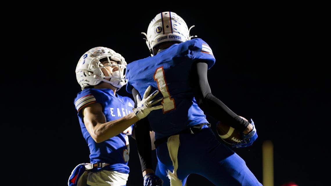 State football roundup: Graham-Kapowsin overwhelms Kennedy Catholic