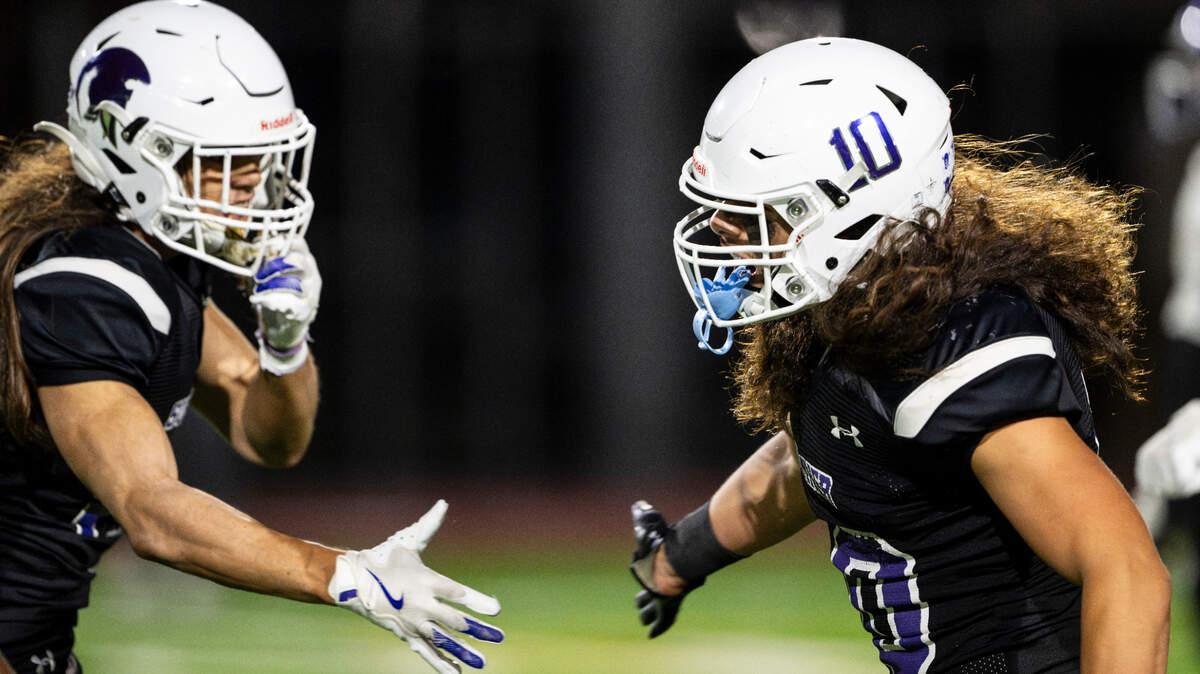 Sumner’s Dillon Titialii (10) reacts to an open-field tackle for a loss against the Puyallup Vikings during the second half of the game at Sumner High School, on Thursday, Oct. 3, 2024, in Sumner, Wash.