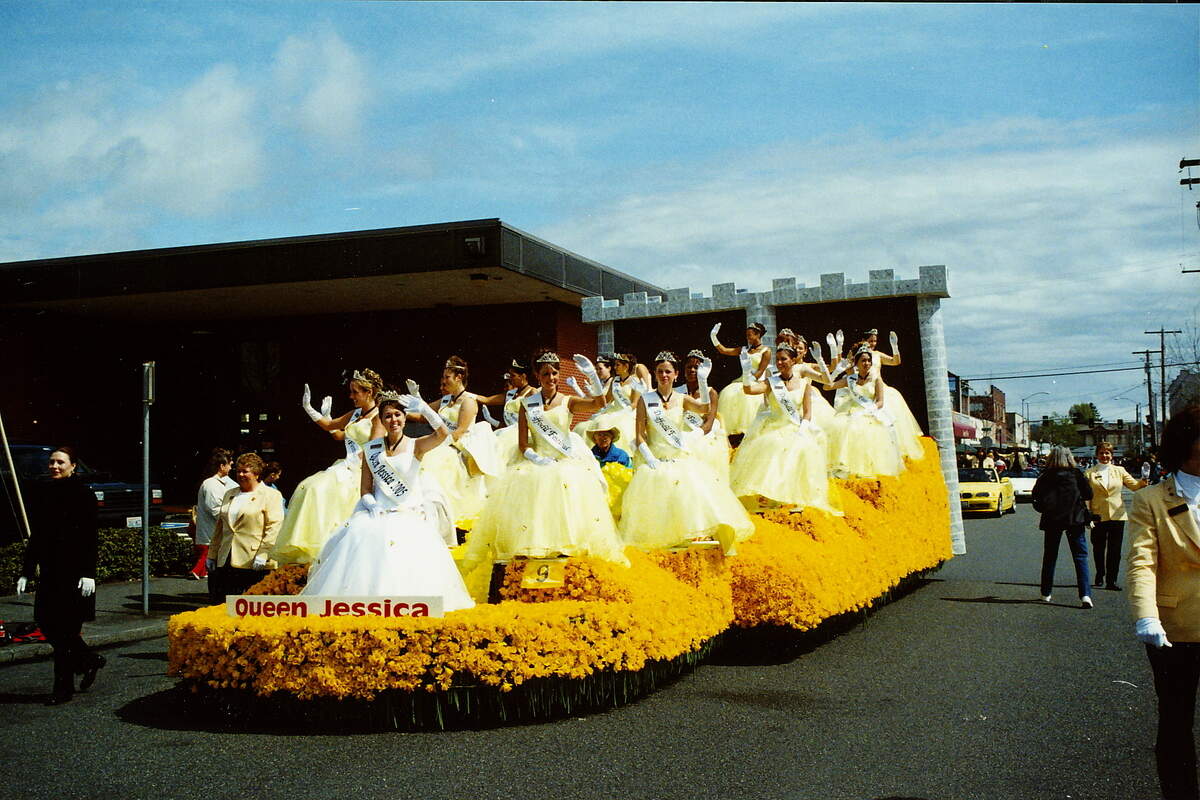 The queen’s float at the Daffodil Parade in 2015.