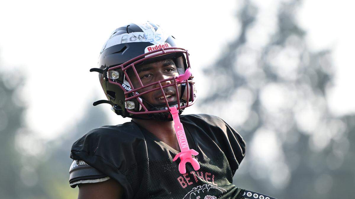 Bethel’s Zaydrius Rainey-Sale runs a drill during a practice at Bethel High School, Monday, Aug. 21, 2023, in Spanaway, Wash.