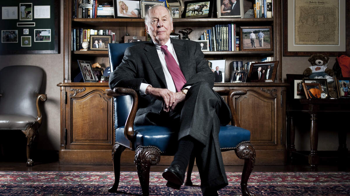 T. Boone Pickens Jr. in his office in Dallas on Jan. 12, 2009. Pickens, the swashbuckling Texas oil-and-gas entrepreneur whose storied life cast him in the disparate roles of corporate raider, defender of shareholder rights, unlikely environmentalist, no-holds-barred polemicist for political conservatism, and controversial philanthropist, died on Wednesday, Sept. 11, 2019, at his home in Dallas. He was 91.