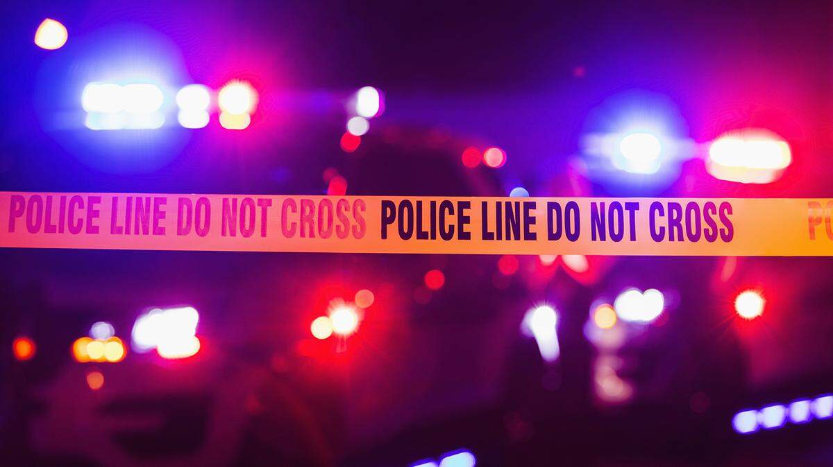 Icy conditions cost a Seattle movie theater thief thousands of dollars in loot — and his freedom, police say. The 46-year-old burglar fell in the snow while fleeing cops, dropping the cash.