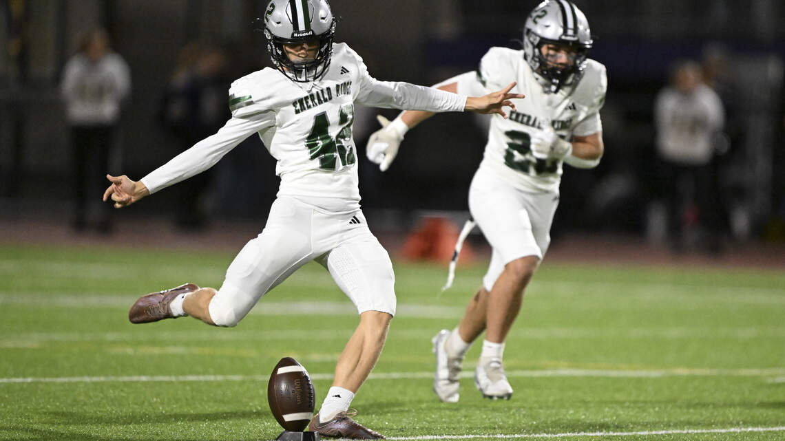 High school football roundup: Emerald Ridge edges Curtis, Orting rolls Fife