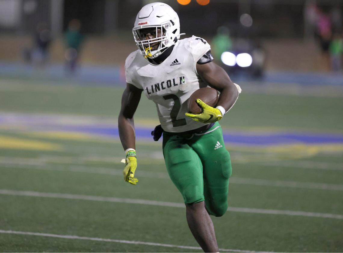 Lincoln running back Roderick Robinson (2) during a game against Cathedral Catholic on Friday, Sept. 30, 2022 at Mira Mesa High School in San Diego, Calif.