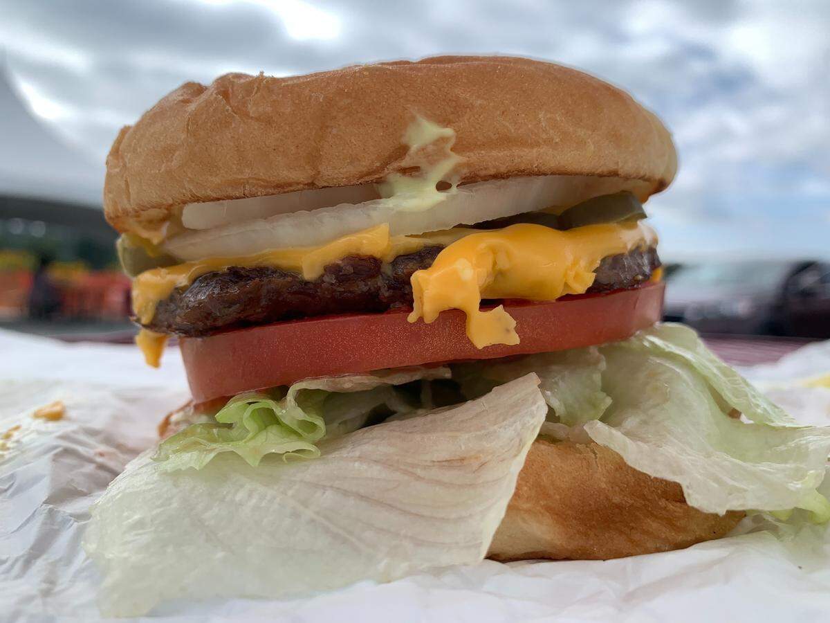 Jake’s at Sterino Farms, located on an actual farm with a nursery and produce market in between Puyallup and Tacoma, offers picnic-table seating to enjoy the Jake’s Deluxe and fresh-fruit shakes.