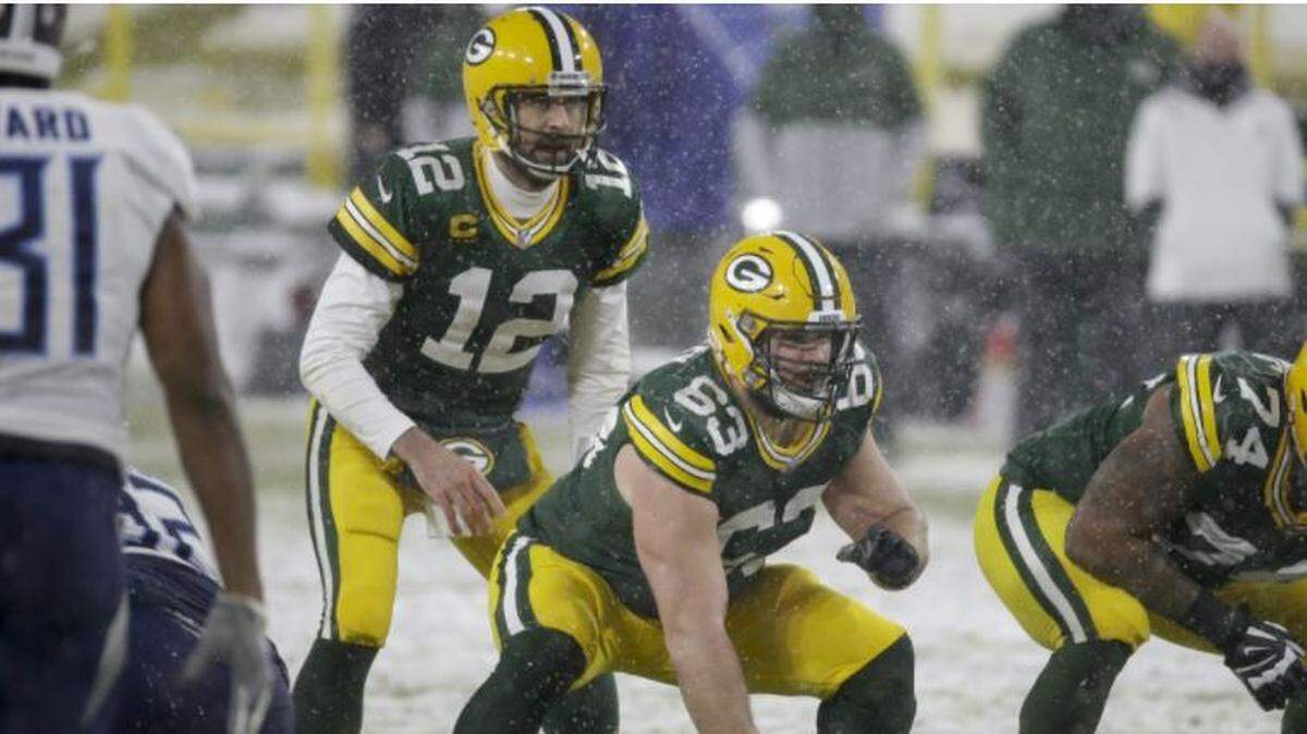 Green Bay Packers All-Pro center Corey Linsley (63) reportedly agreed Monday to sign a megadeal with the Los Angeles Chargers as free agency negotiations began in the NFL. The Seahawks’ most pressing needs for their offensive line and Russell Wilson are at center and left guard.