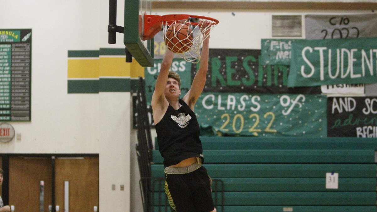 Peninsula High School 6-foot-8 junior forward Kaleb Lichau at practice on Wednesday, Nov. 21, 2018.
