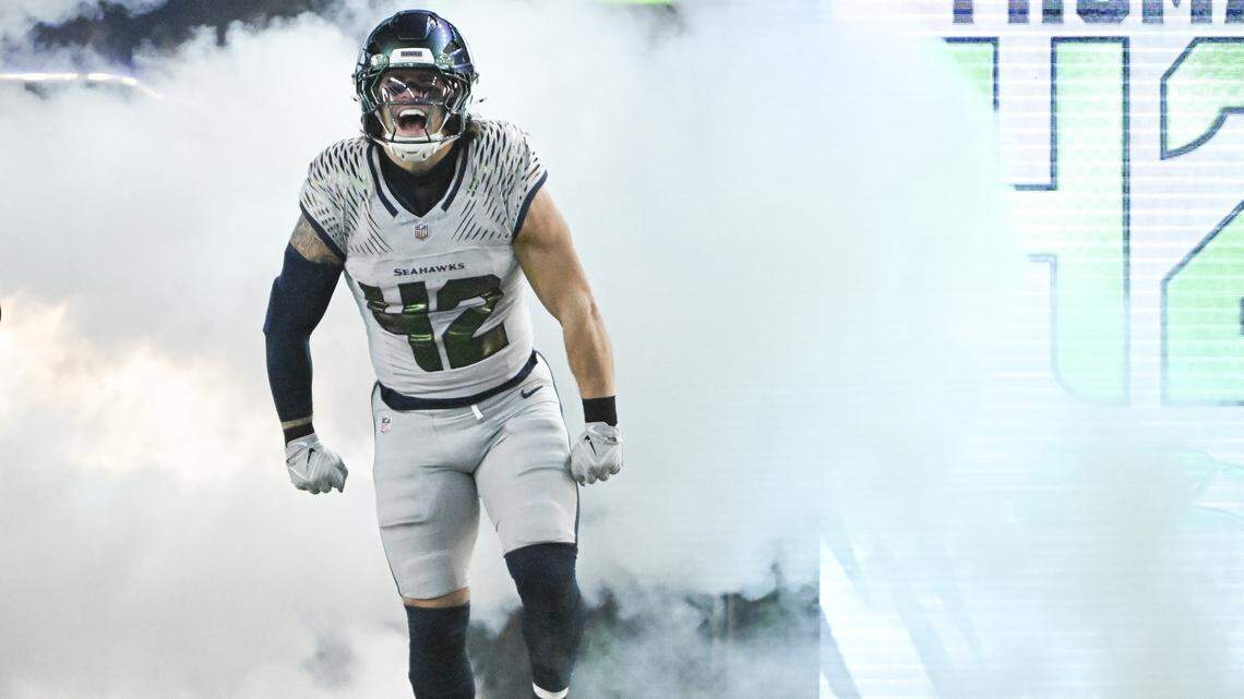 Not getting away: Seahawks re-signing Drake Thomas, with confirmed deal details
