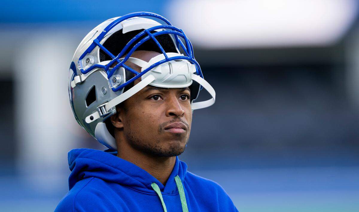 Seattle Seahawks wide receiver Tyler Lockett (16) warms up before the game against the San Francisco 49ers at Lumen Field, on Thursday, Oct. 10, 2024, in Seattle, Wash.