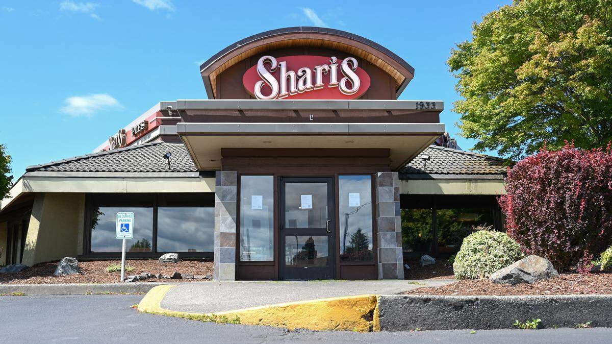 The last Shari’s Cafe and Pies located in Tacoma sits vacant on Wednesday, July 24, 2024 in Tacoma, WA. The Shari’s Cafe and Pies located at 1901 S. 72nd St. closed on July 21, 2024.
