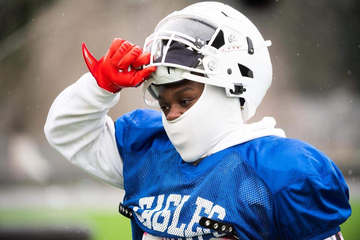 Jalen Davenport during Graham-Kapowsin high school football practice in Graham, Wash., on Thursday, Feb. 11, 2021.