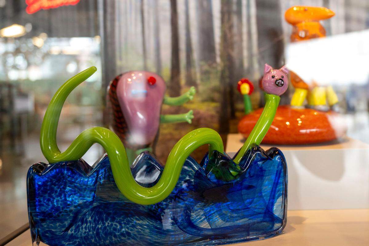“Lock-ness Pig” a mixture of a pig and the Loch Ness Monster sits on display at the Museum of Glass on Friday, Aug. 16, 2024, in Tacoma, Wash.