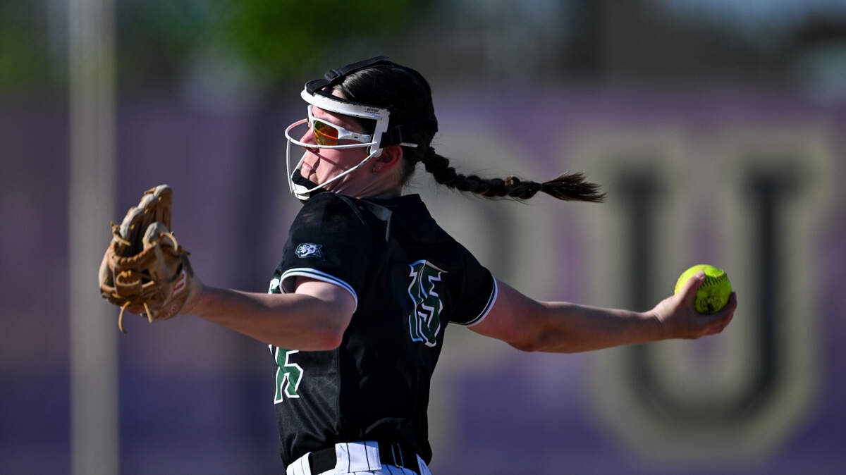 Emerald Ridge’s Alanna Wirtala (15) pitches against Puyallup during the softball game at Puyallup High School, on Friday, April 18, 2025, in Puyallup, Wash.