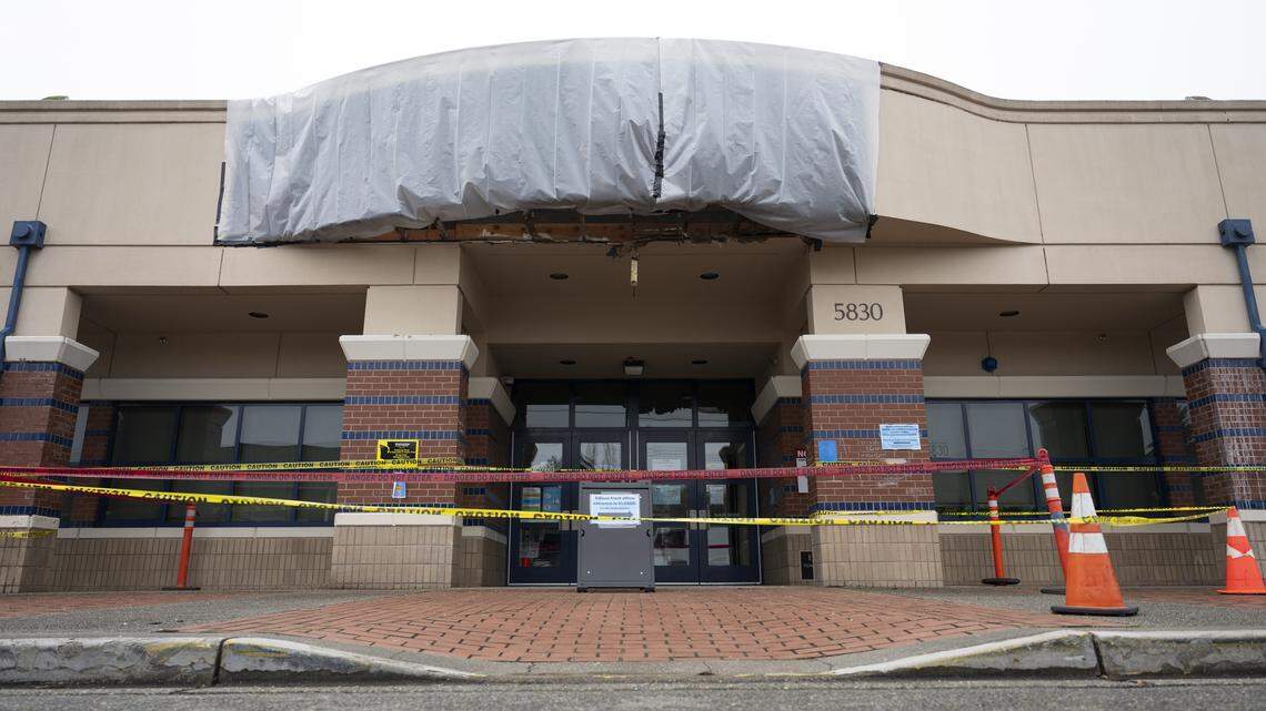 A facade collapsed at this South Tacoma elementary school. Here’s what happened