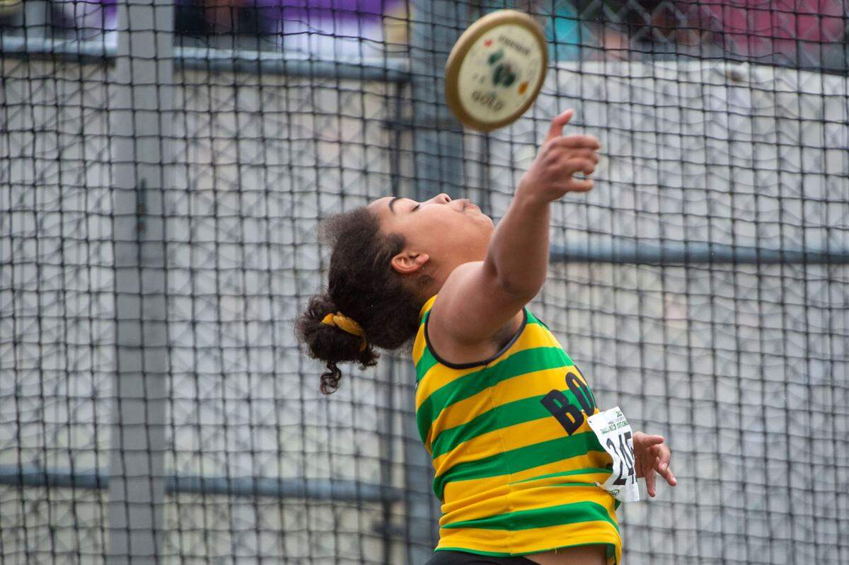 Richland’s Katelynn Gelston throws the discus during the second flight of the preliminary round of the 4A girls discus competition at the State 2A, 3A, 4A track and field championships on Thursday, May 26, 2022, at Mount Tahoma High School in Tacoma Wash.