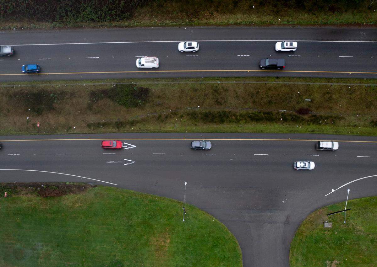 Drivers say it’s difficult and unsafe to merge onto SR-16 from Haven of Rest cemetery, on Friday, Jan. 3, 2025, in Gig Harbor, Wash.