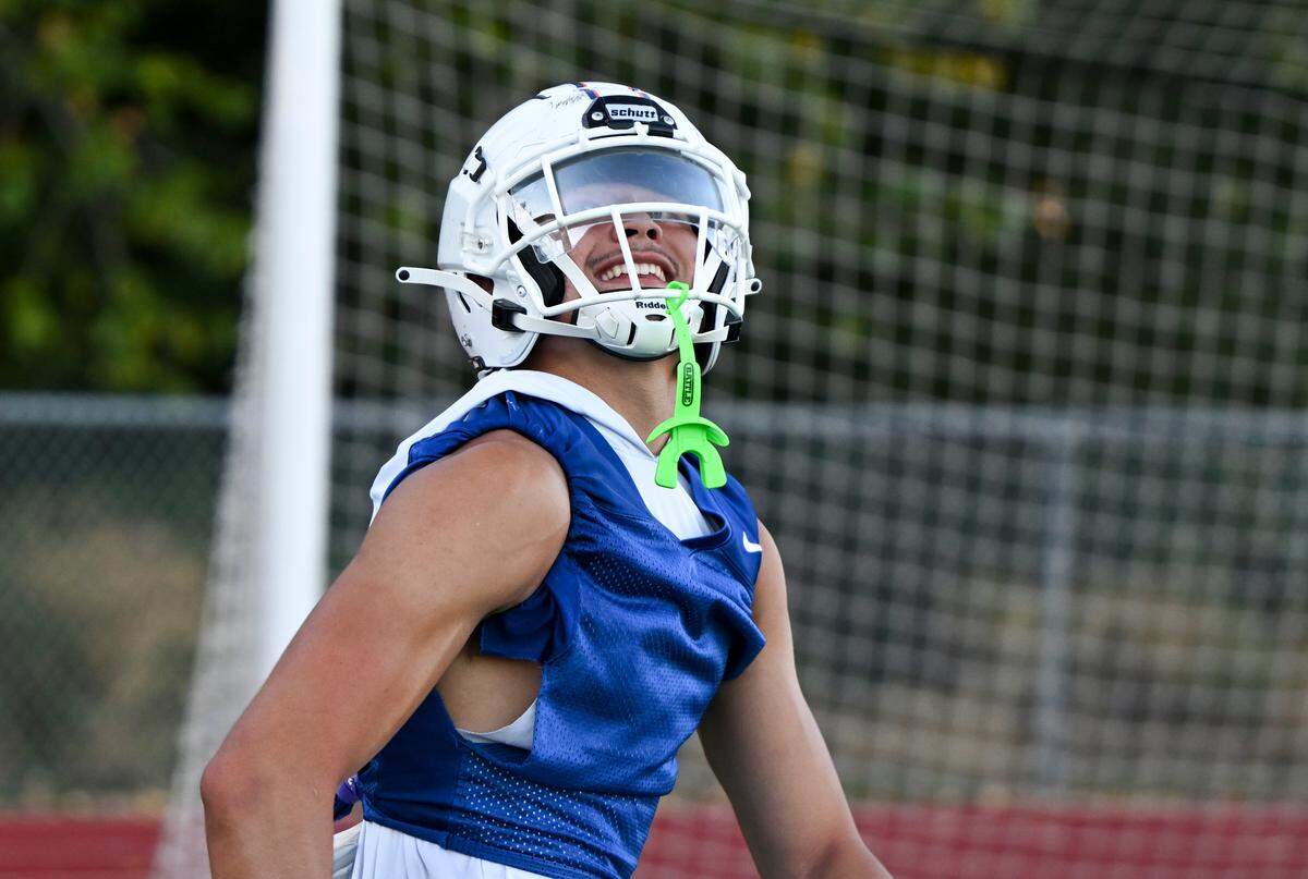 Graham-Kapowsin tight end Noah Flores runs drills during a football practice at Graham-Kapowsin High School, Wednesday, Aug. 16, 2023, in Graham, Wash.