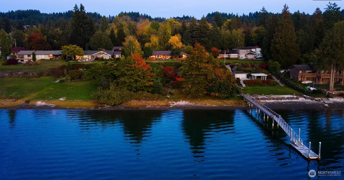 Photo from the Zillow listing for 4321 Naomi Street in Bremerton.
