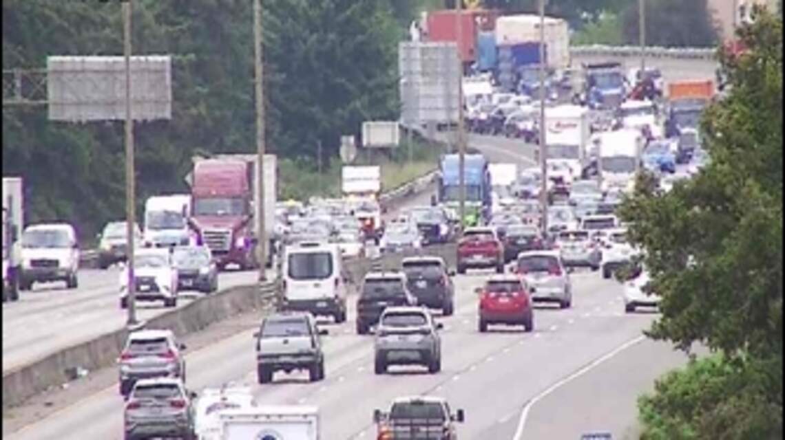 Interstate 5 southbound backed up in Lakewood because of disabled vehicle